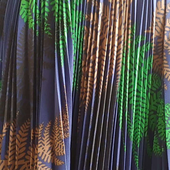 SACAI Pleated Skirt - Picture 3 of 8